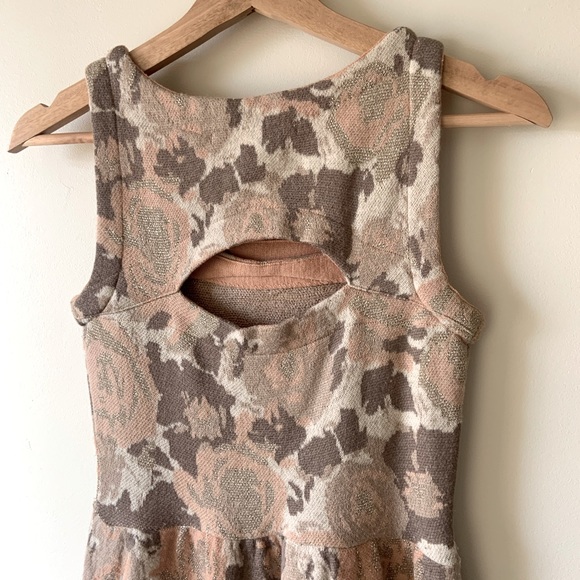 Knitted and Knotted,  neutral floral wool blend XS pencil dress - Picture 9 of 13